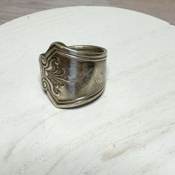 Vintage Spoon Handle Ring Etched Initial Monogram S Size 4 Silver Tone - Picture 8 of 15